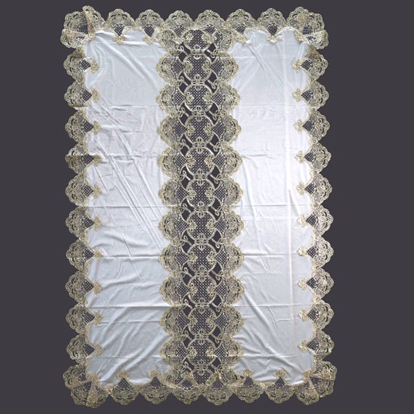 مفرش طاولة دانتيل أبيض ذهبي 150x210 سم